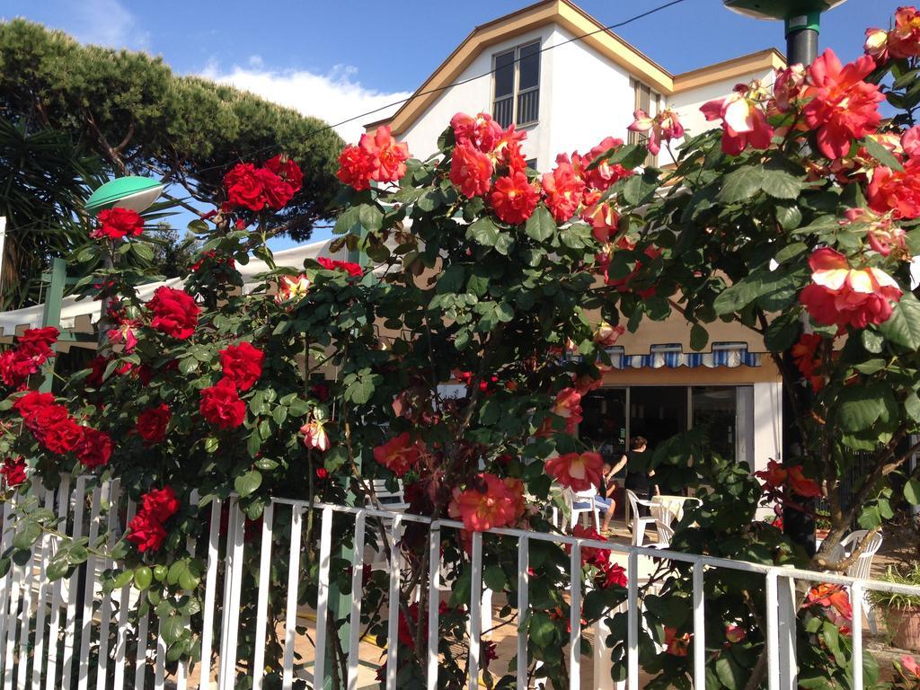 Hotel Anna Terracina Exterior photo