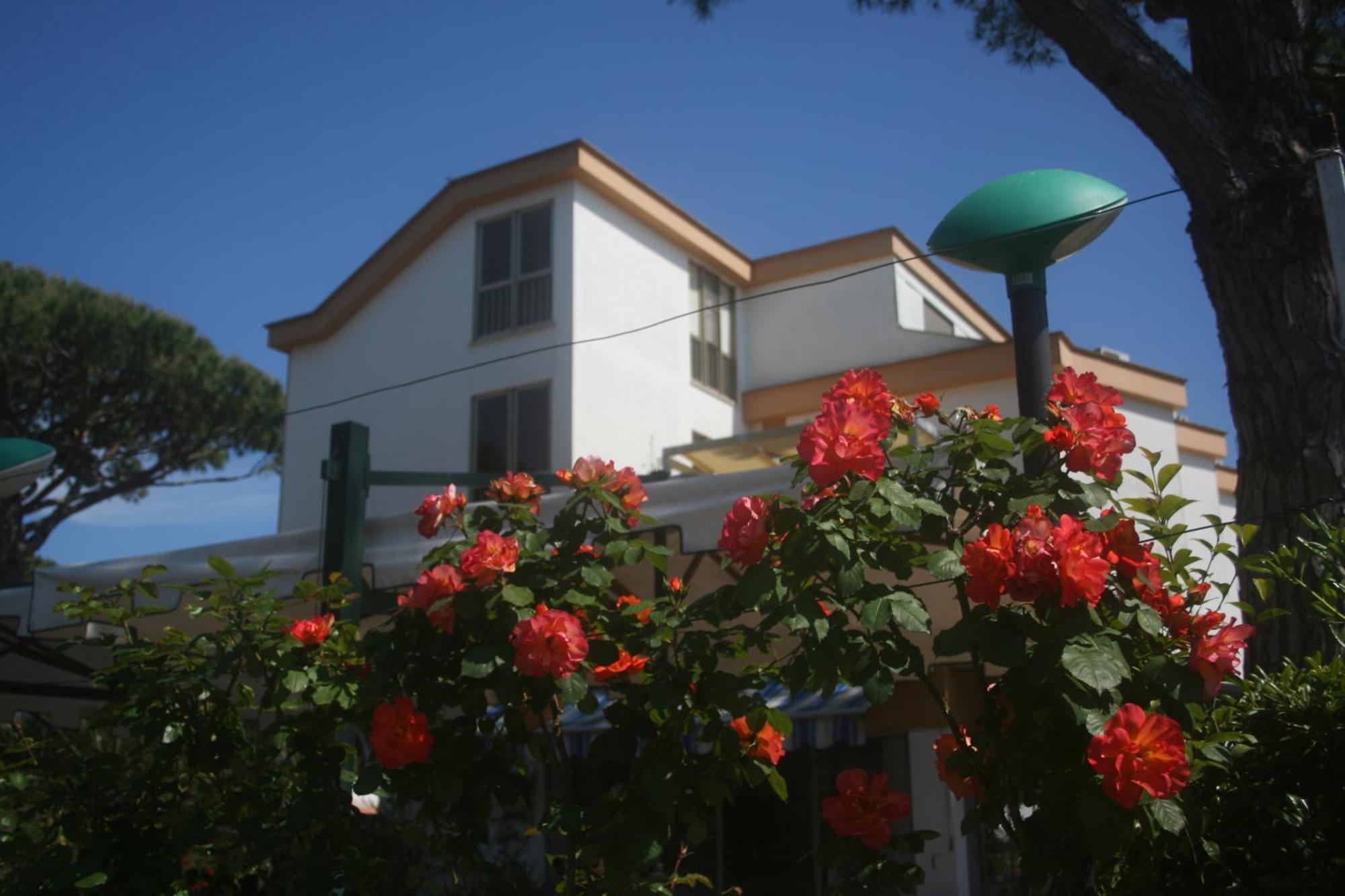 Hotel Anna Terracina Exterior photo